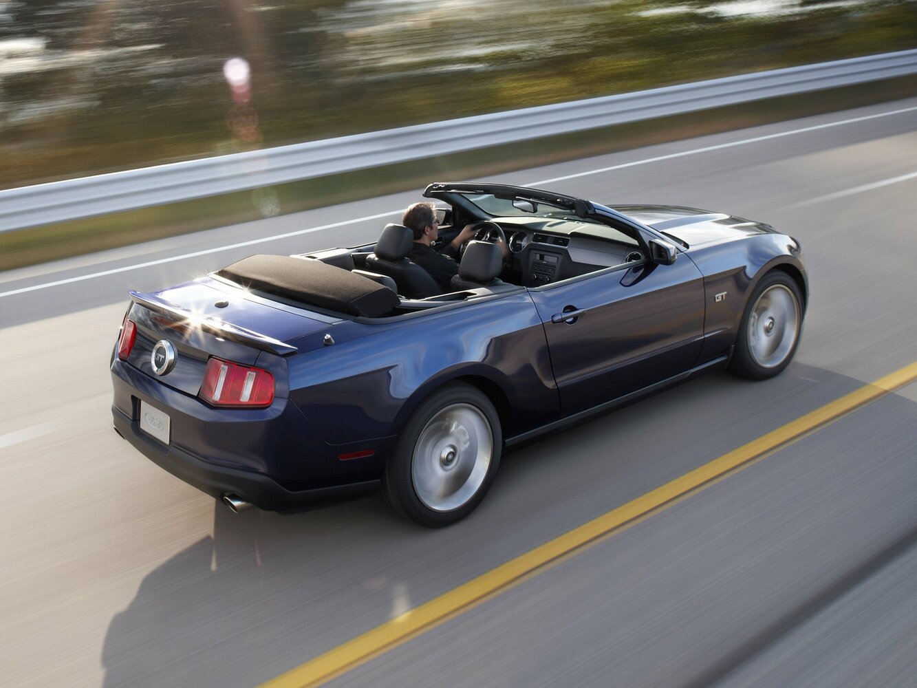 Ford Mustang V Рестайлинг, 2011, фото 3