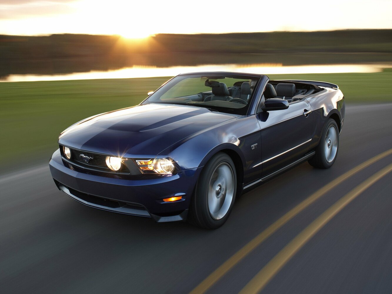 Ford Mustang V Рестайлинг, 2011, фото 2