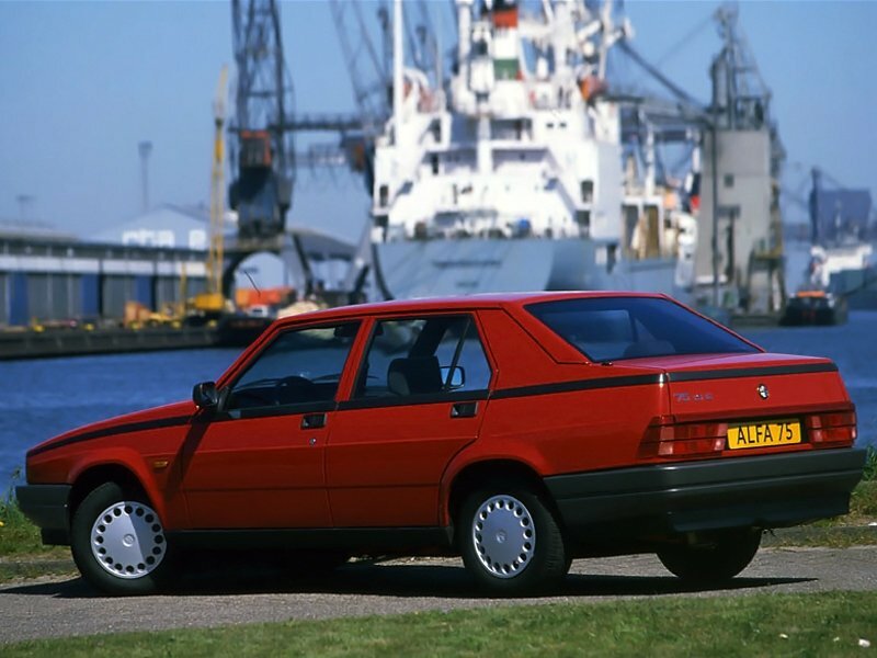 Alfa Romeo 75 I Рестайлинг, 1990, фото 4