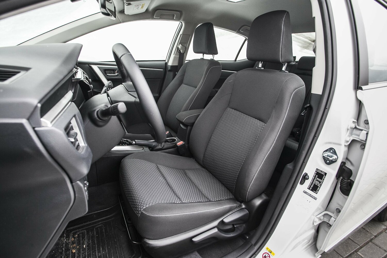 Toyota Corolla XI (E160, E170, E180), 2013, фото 17