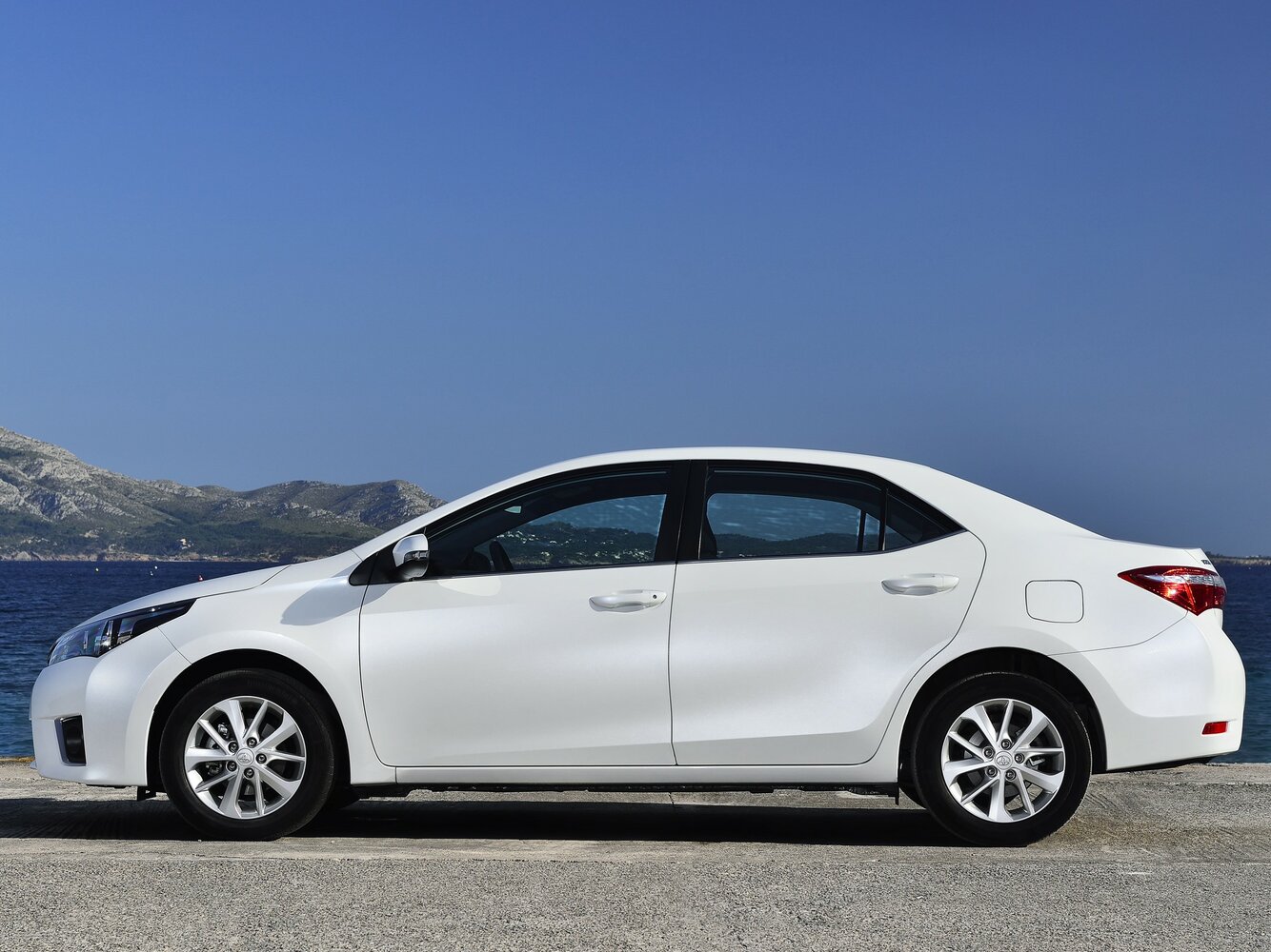 Toyota Corolla XI (E160, E170, E180), 2013, фото 8