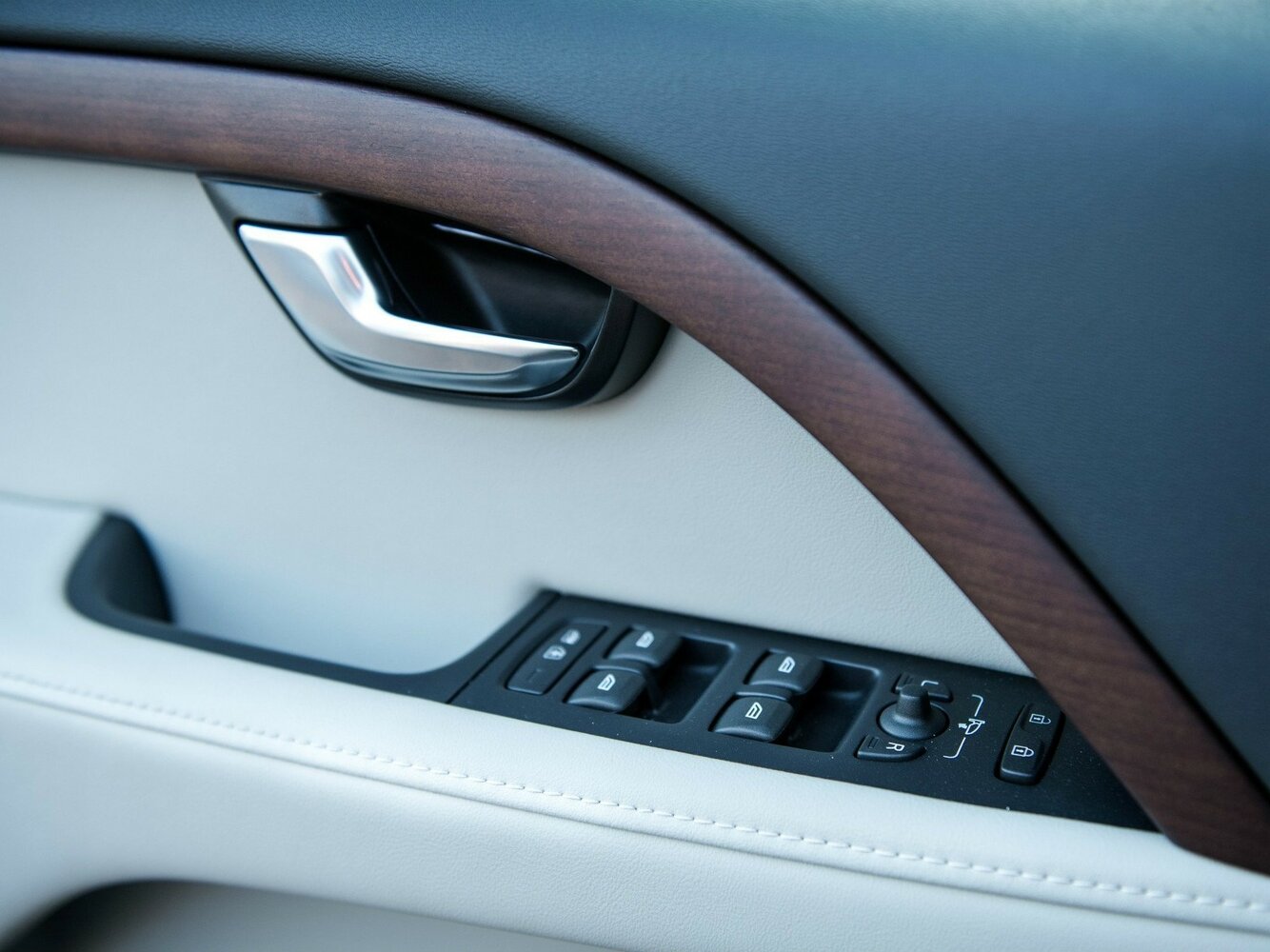 Volvo XC70 II Рестайлинг, 2016, фото 2