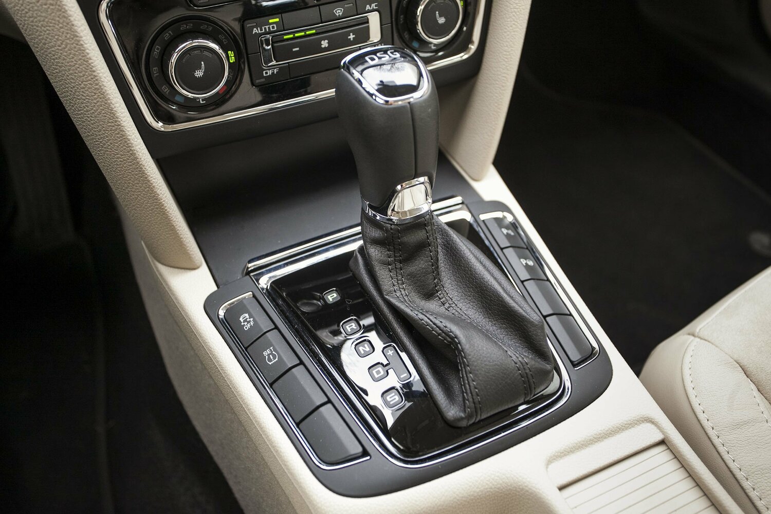 Skoda Superb II Рестайлинг, 2015, фото 10
