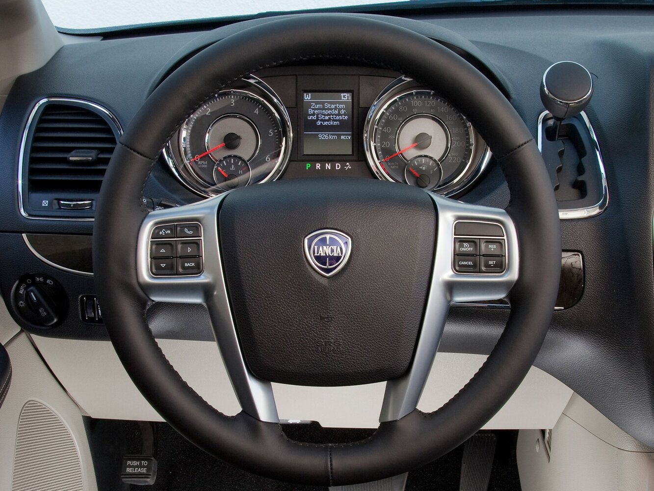 Lancia Voyager, 2012, фото 11