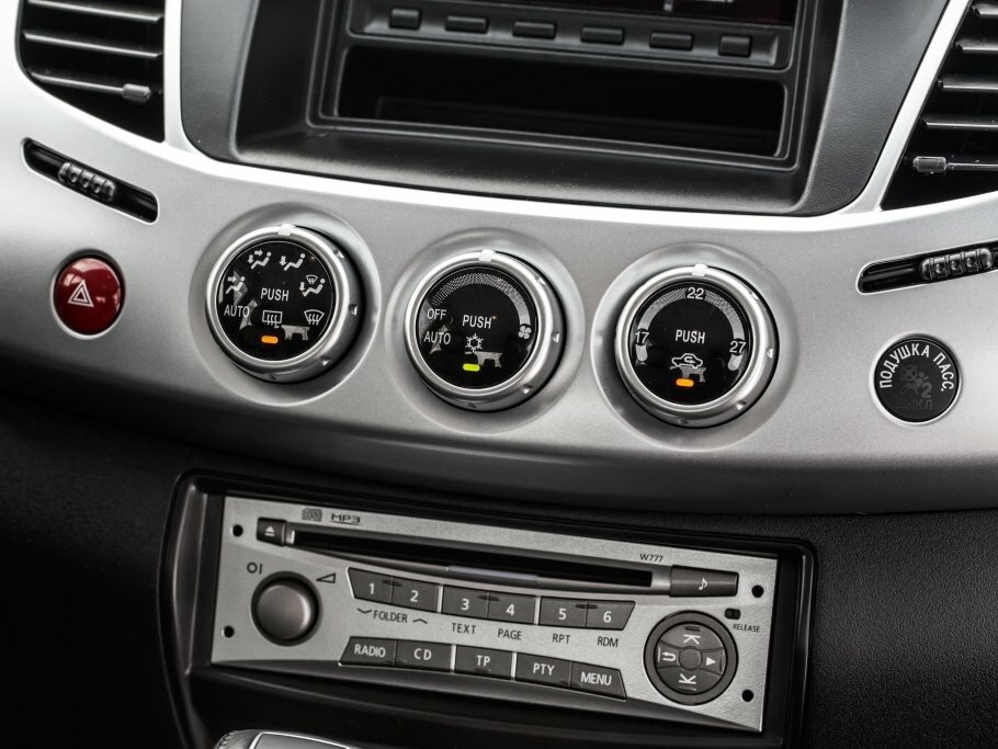 Mitsubishi L200 IV Рестайлинг, 2014, фото 12