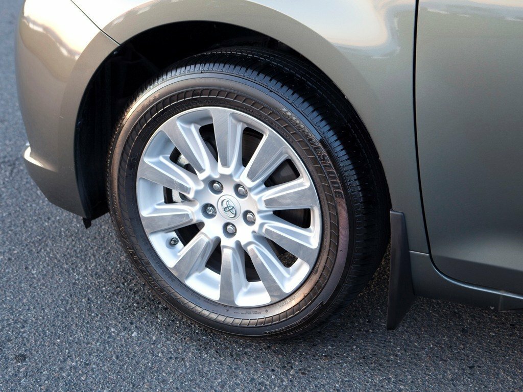 Toyota Sienna III, 2010, фото 11