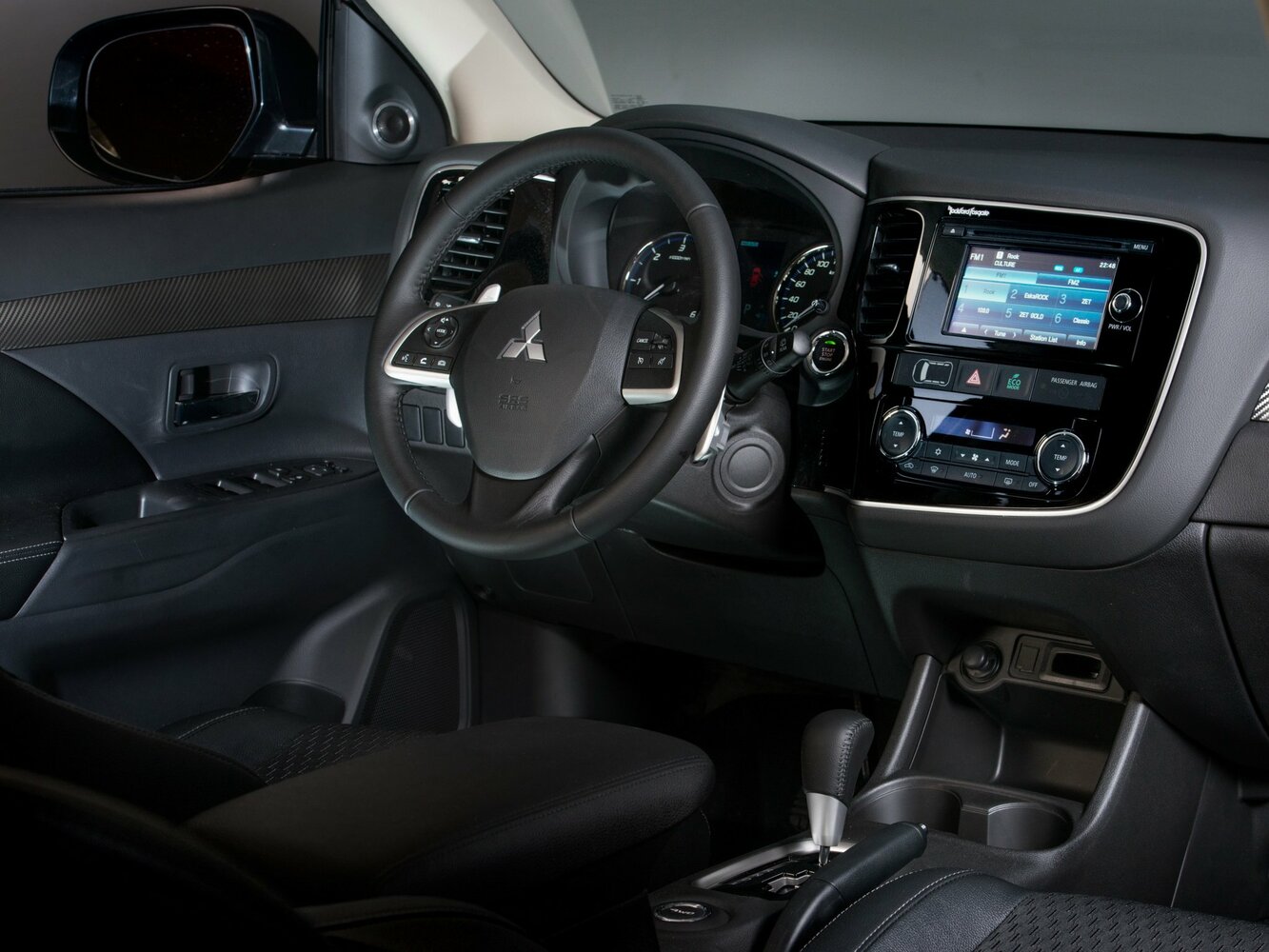 Mitsubishi Outlander III Рестайлинг, 2014, фото 5