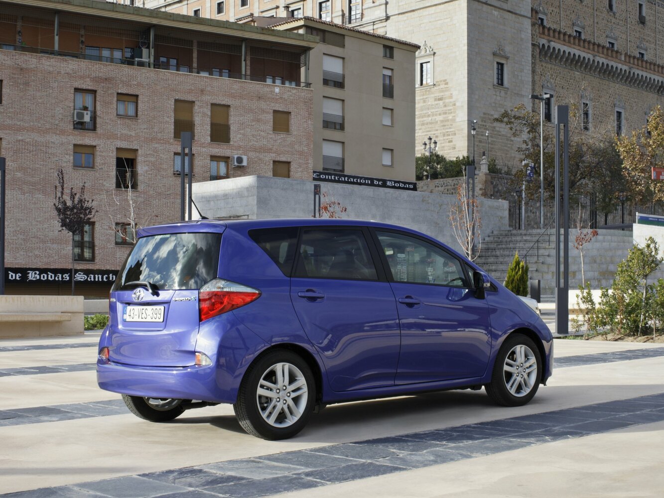 Toyota Verso-S, 2011, фото 3