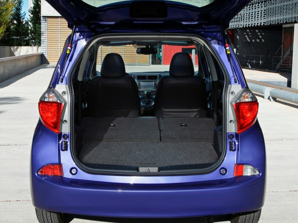 Toyota Verso-S, 2011, фото 4