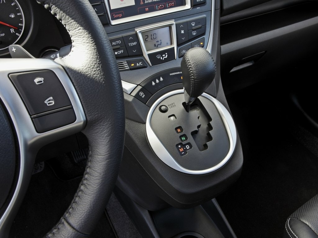 Toyota Verso-S, 2011, фото 8