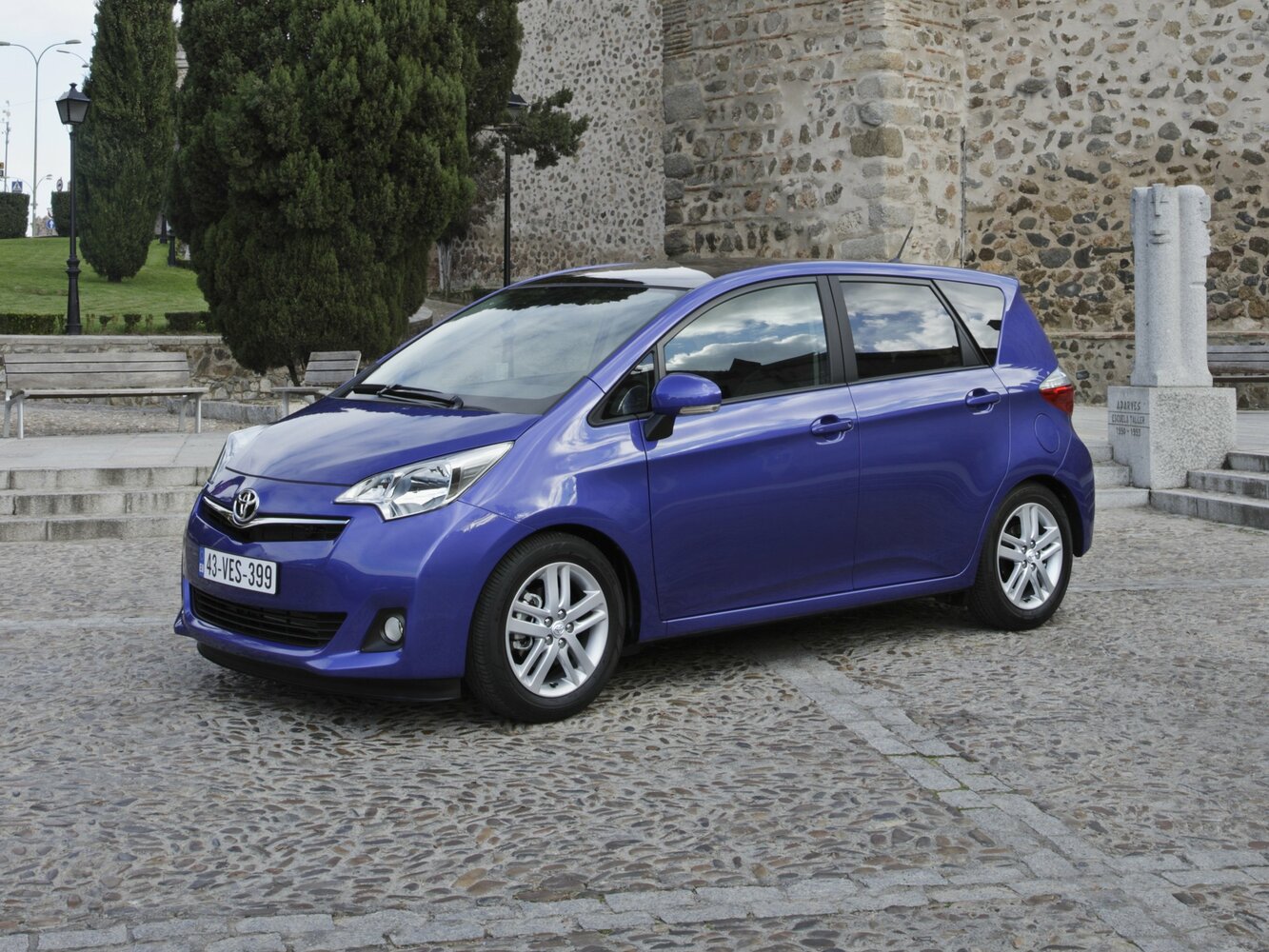 Toyota Verso-S, 2011, фото 10