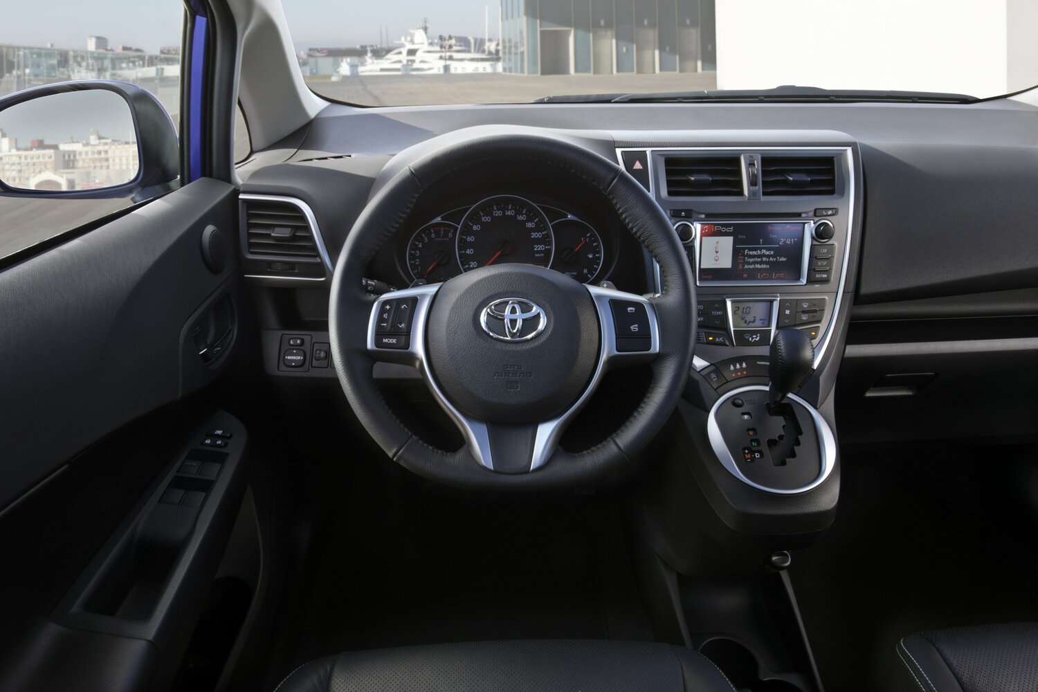 Toyota Verso-S, 2011, фото 9