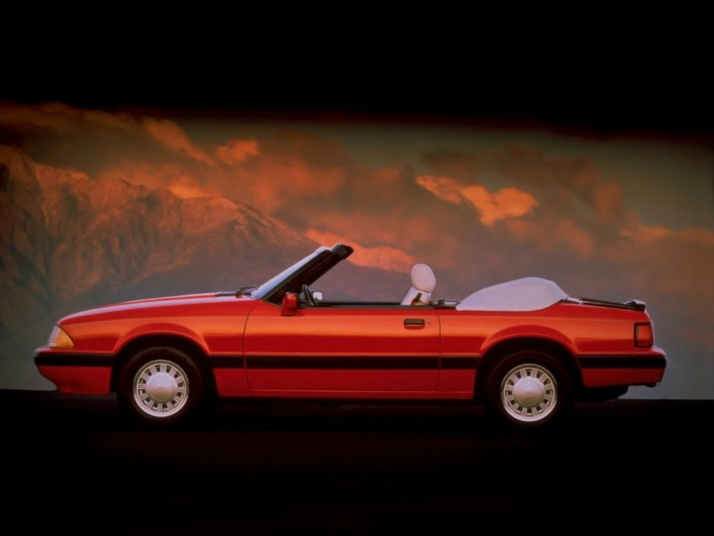 Ford Mustang III Рестайлинг, 1987, фото 2