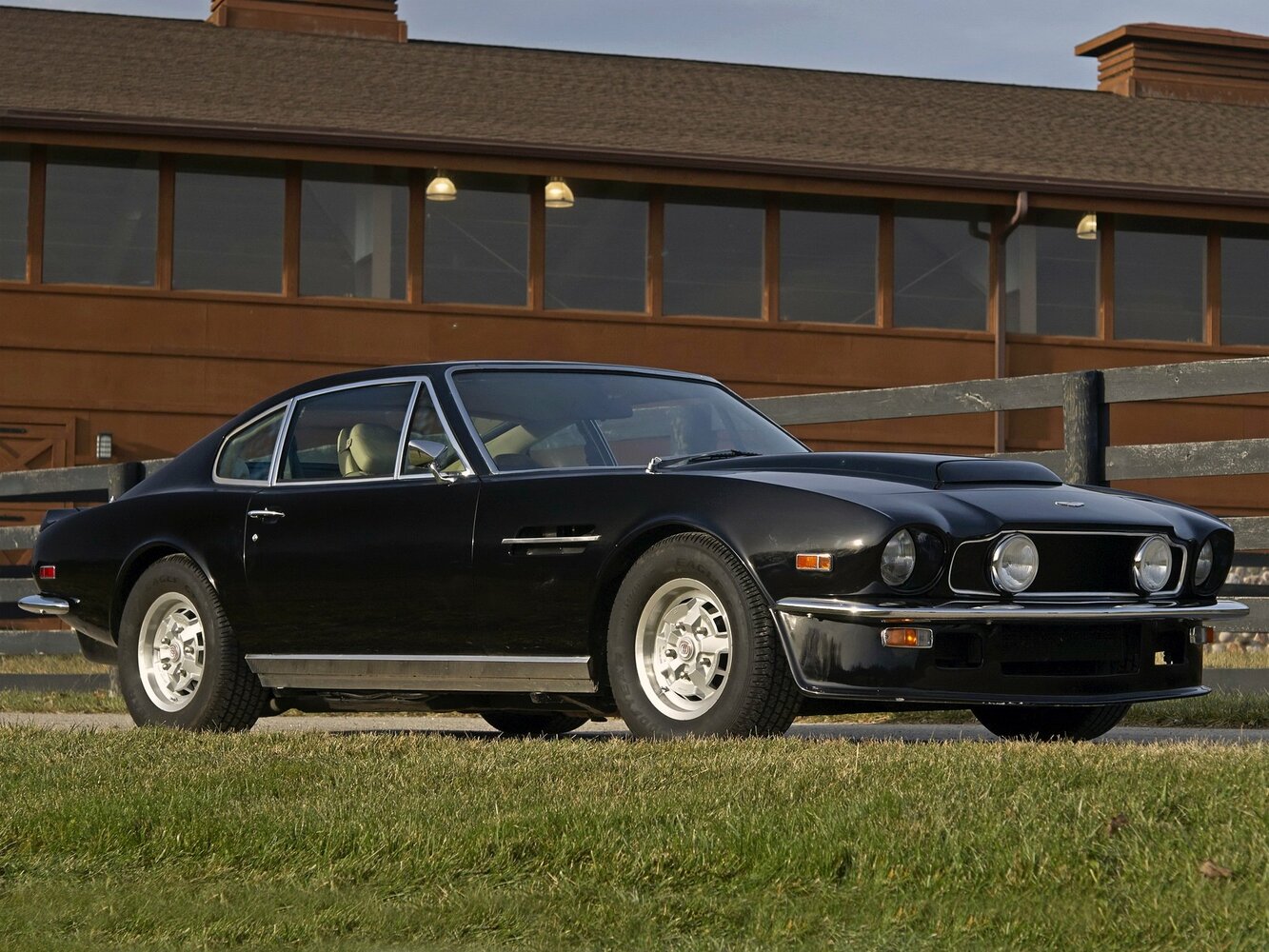Aston Martin V8 Vantage I, 1971, фото 3