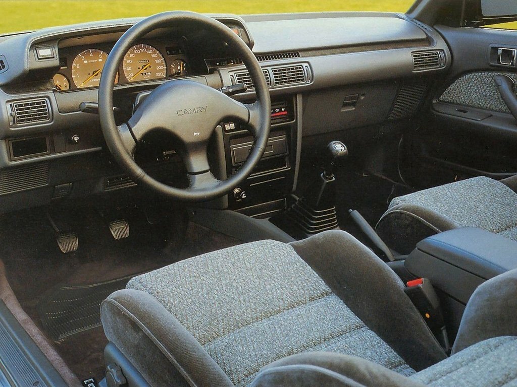 Toyota Camry II (V20), 1986, фото 2