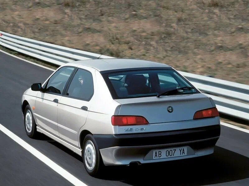 Alfa Romeo 146, 2000, фото 4