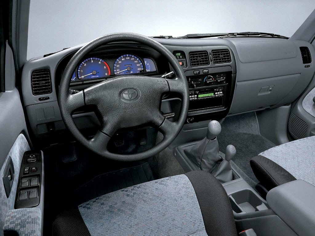 Toyota Hilux VI Рестайлинг, 2001, фото 3