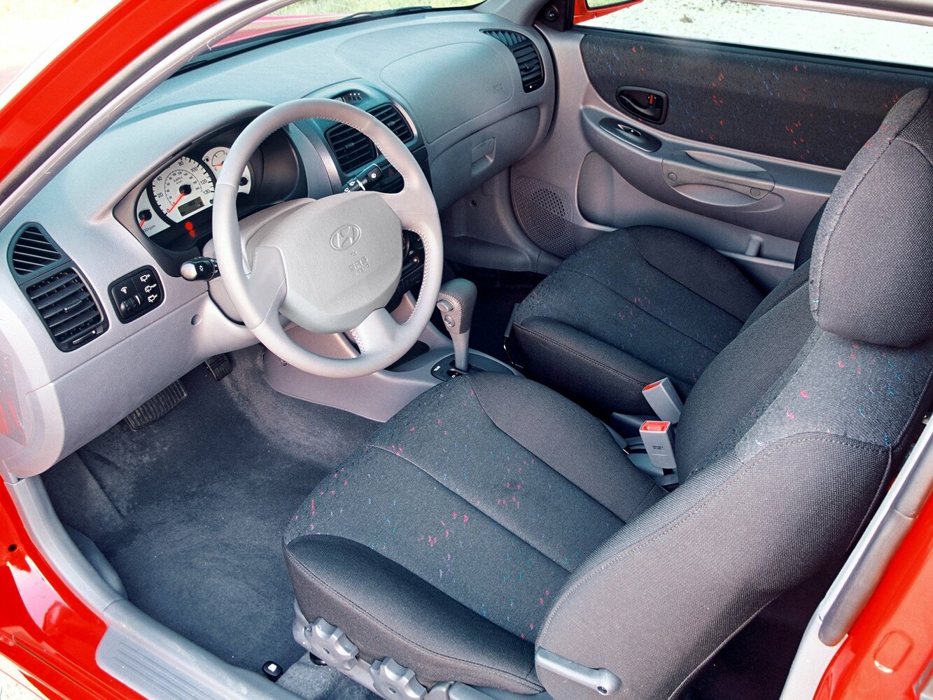Hyundai Accent II Рестайлинг, 2002, фото 7