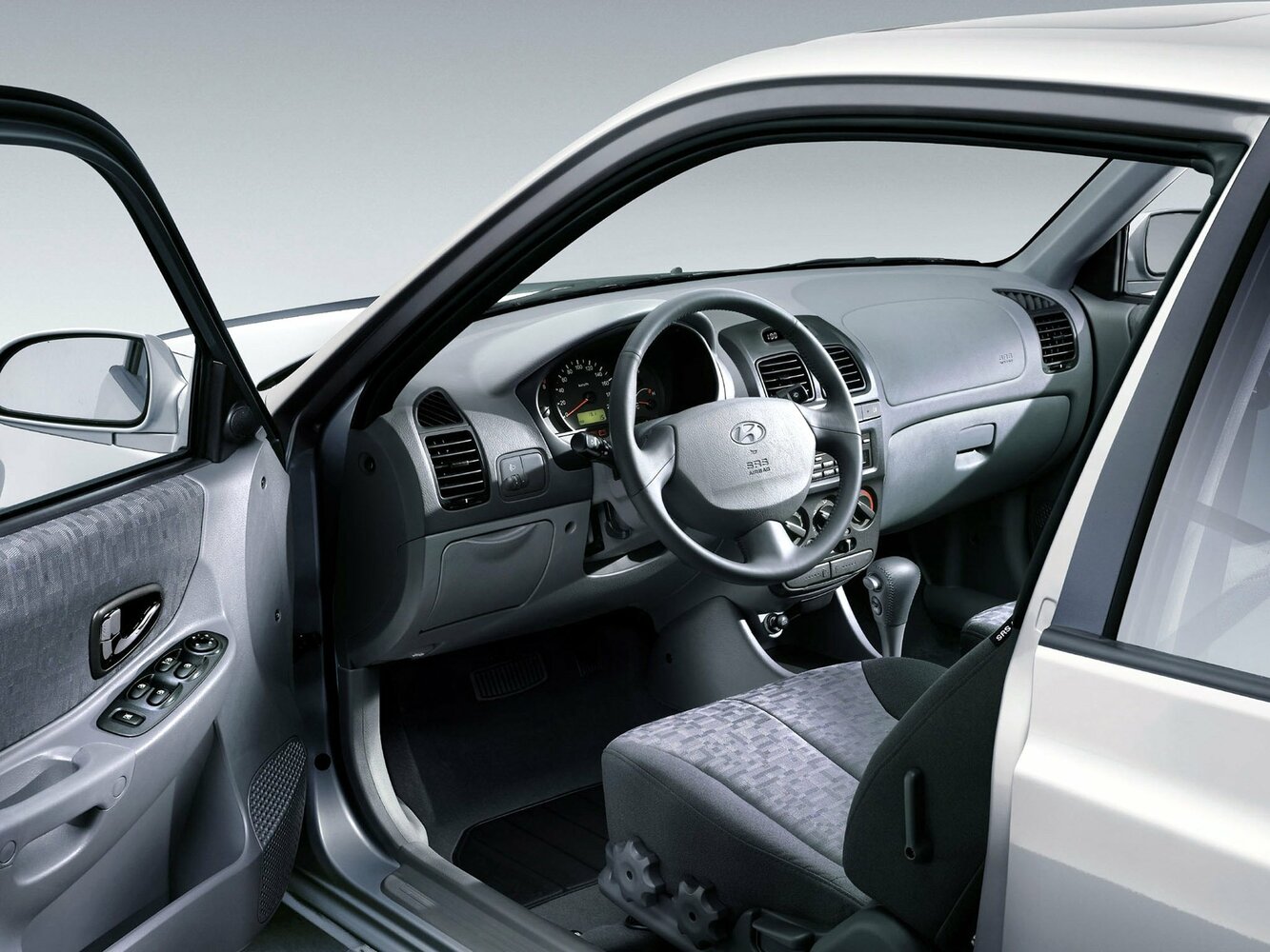 Hyundai Accent II Рестайлинг, 2003, фото 4