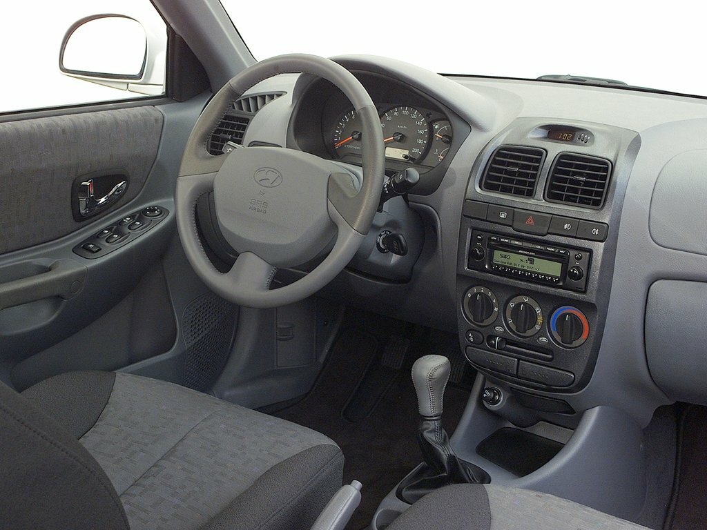 Hyundai Accent II Рестайлинг, 2003, фото 7