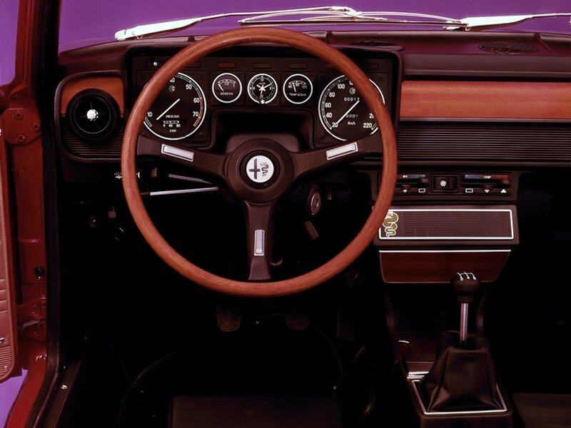 Alfa Romeo Alfetta, 1976, фото 2