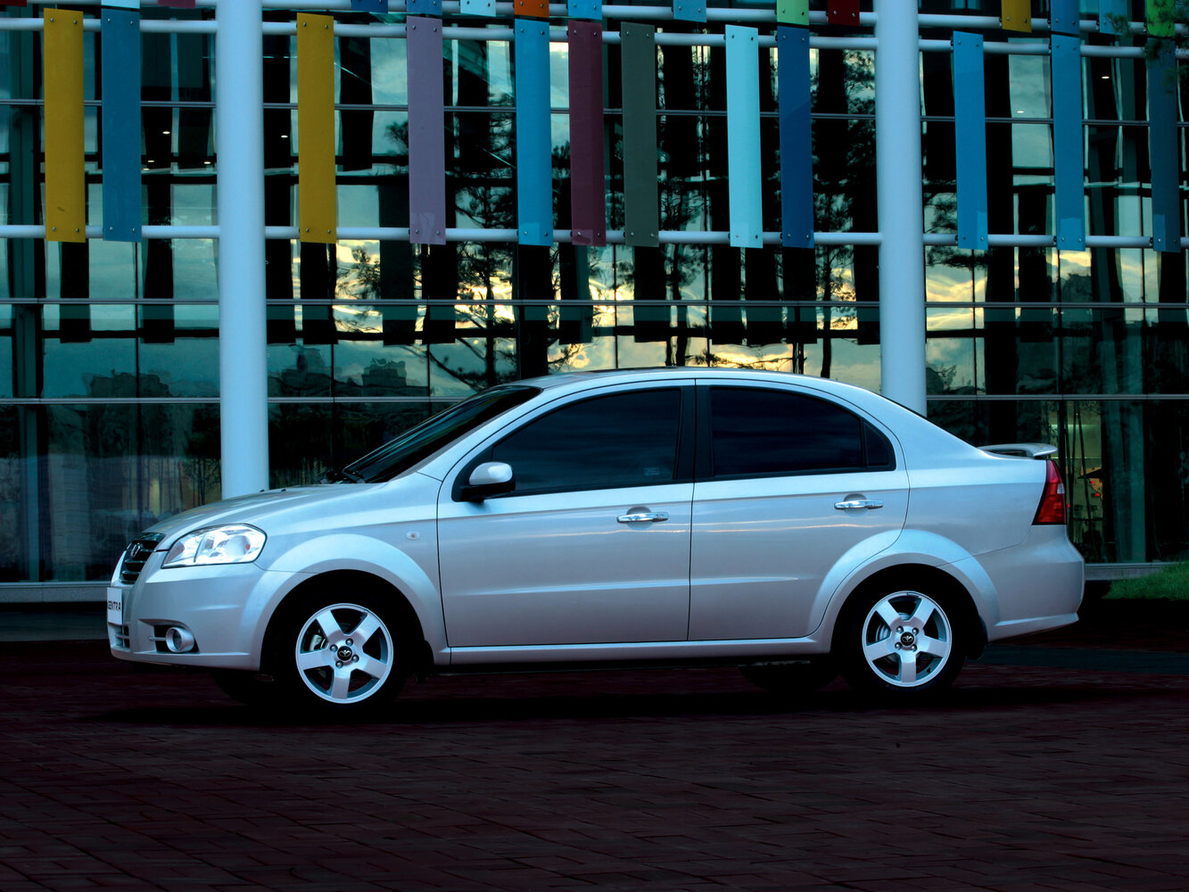Daewoo Gentra I, 2010, фото 4