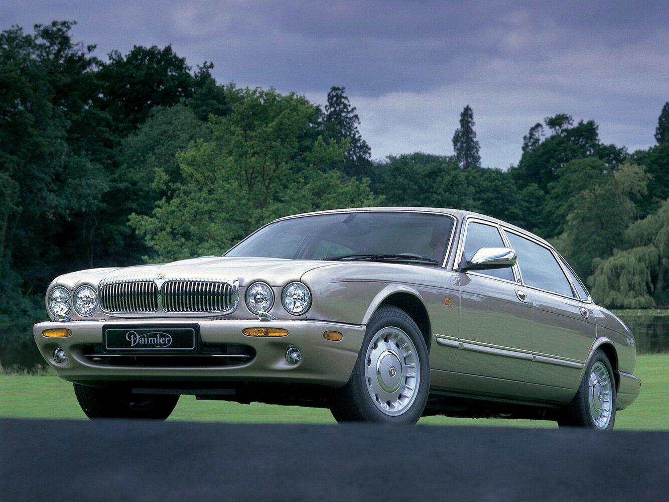 Daimler X308, 2002, фото 2