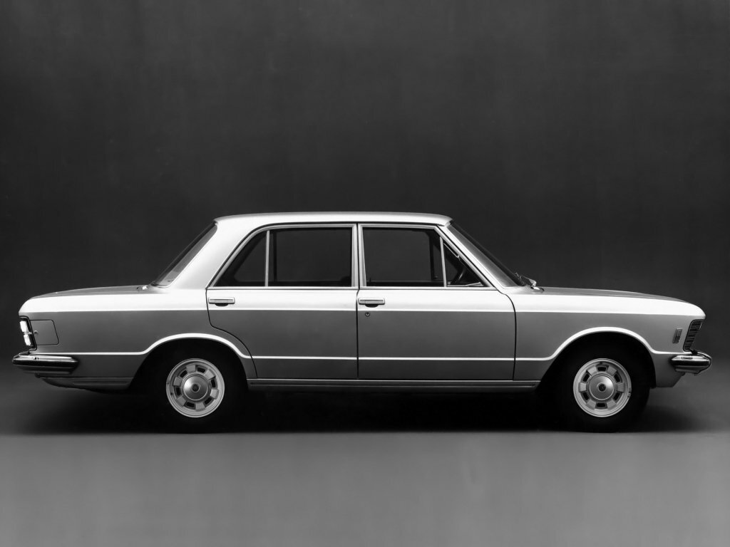 Fiat 130, 1971, фото 1