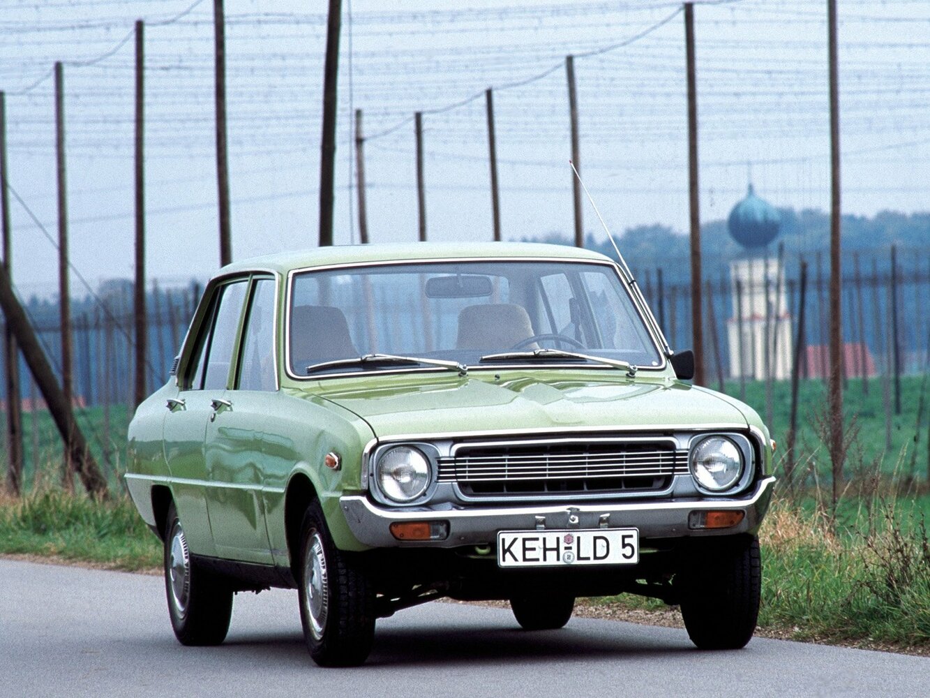 Mazda 1000, 1977, фото 2