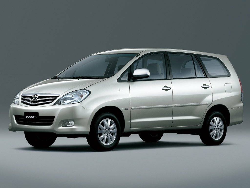 Toyota Innova I, 2011, фото 4