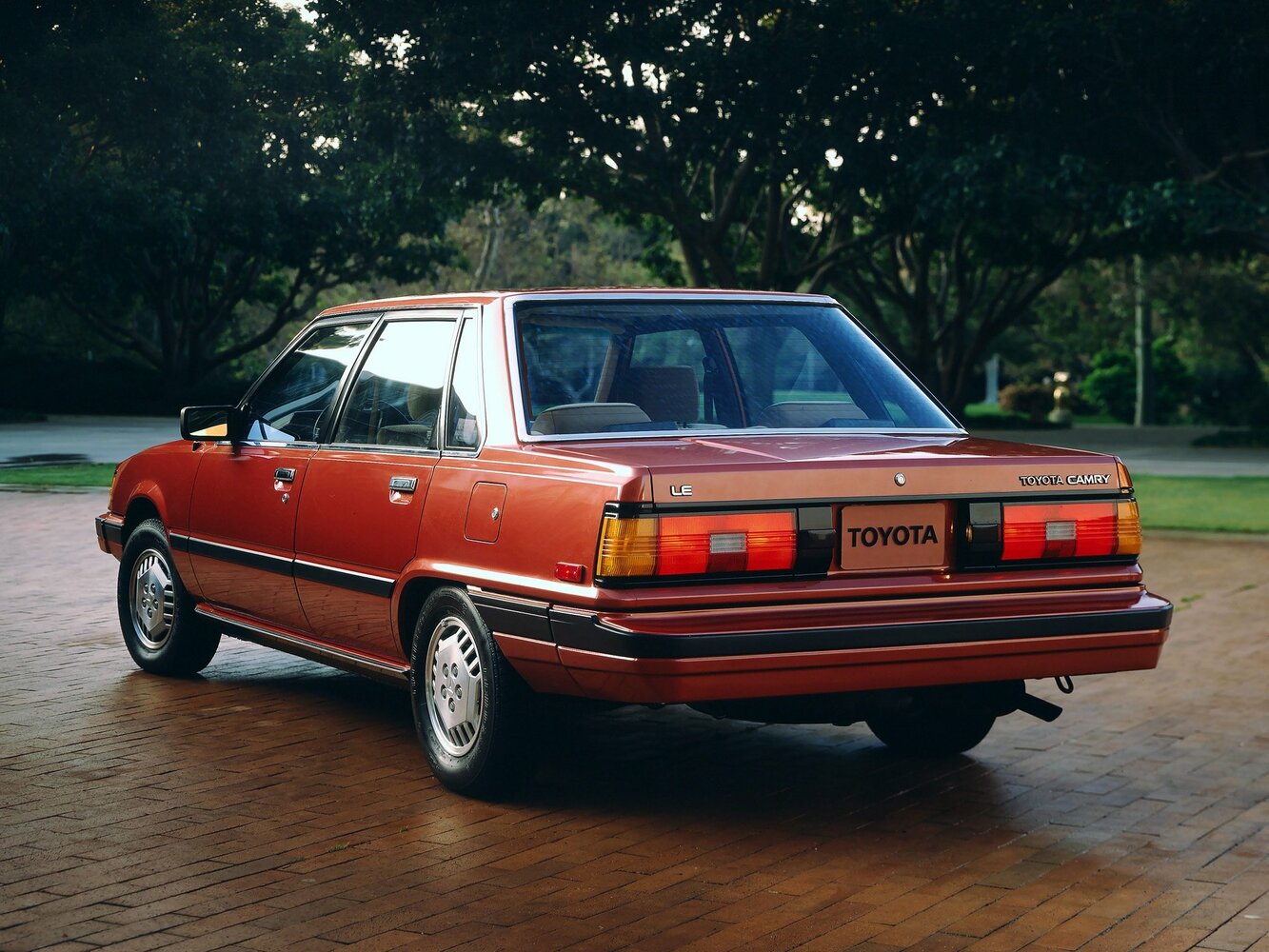 Toyota Camry I (V10), 1983, фото 3