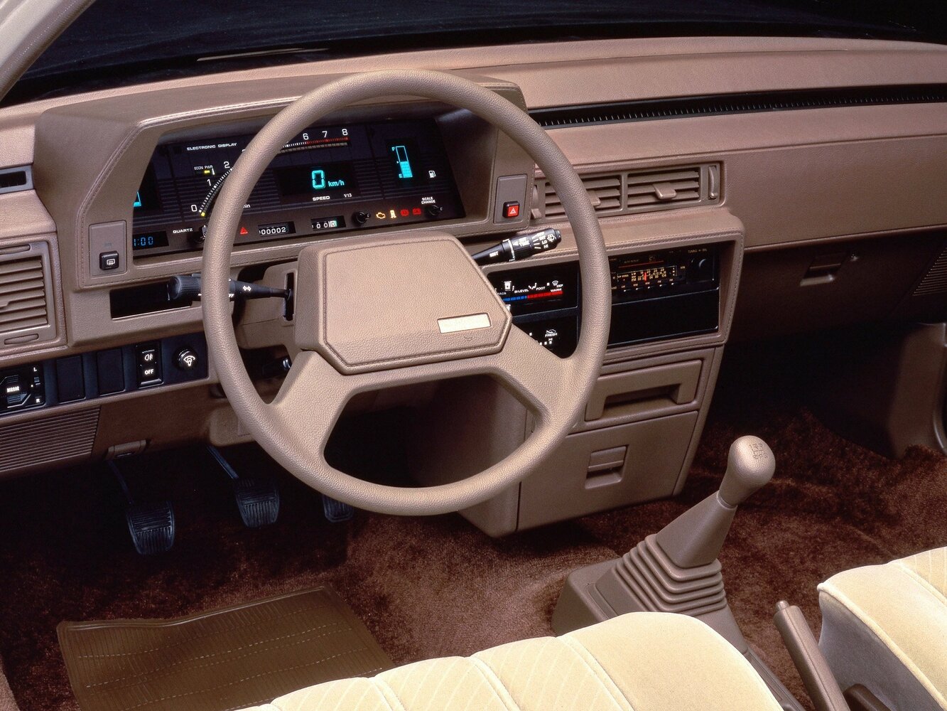Toyota Camry I (V10), 1983, фото 2