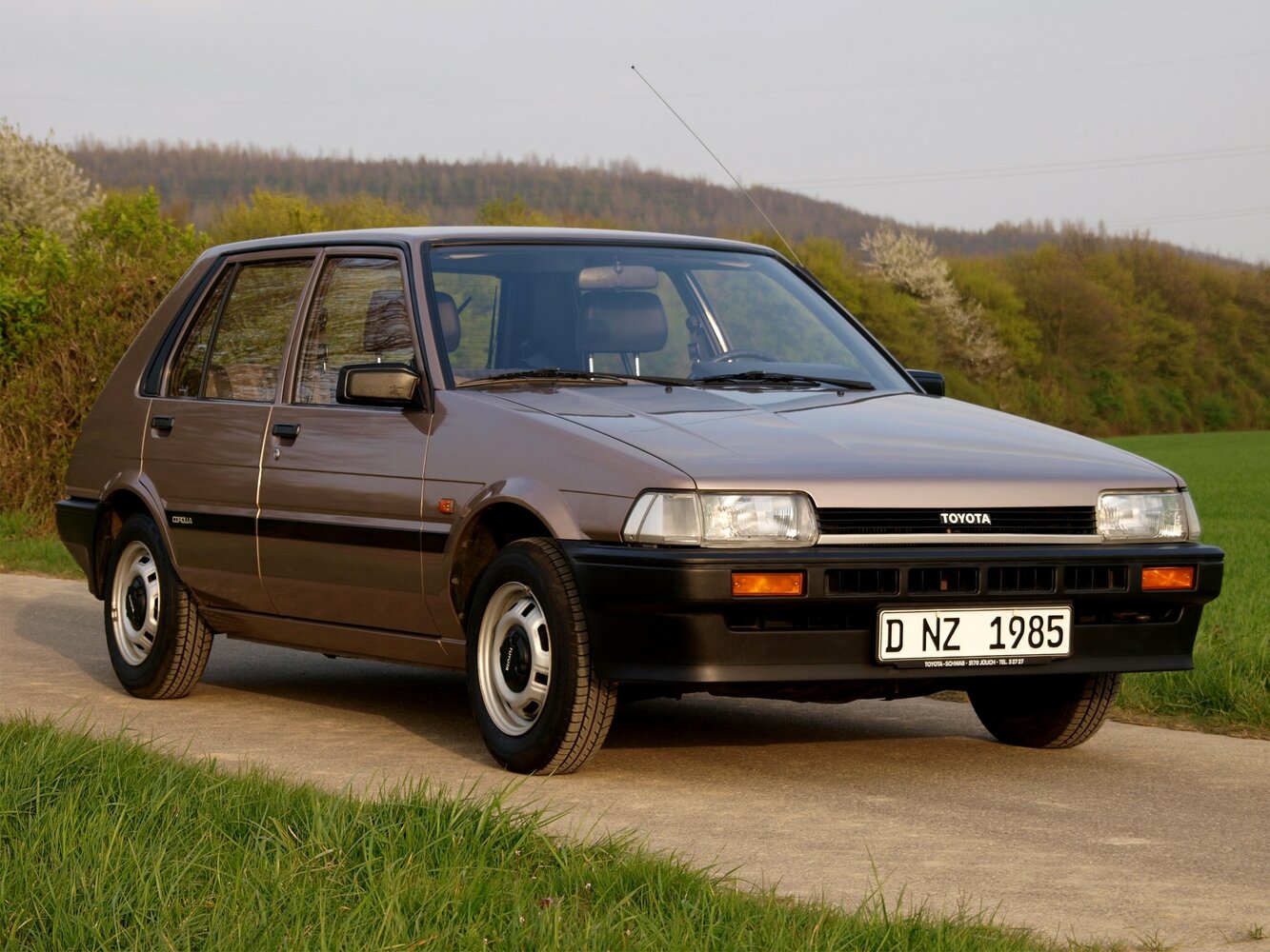 Toyota Corolla V (E80), 1986, фото 1