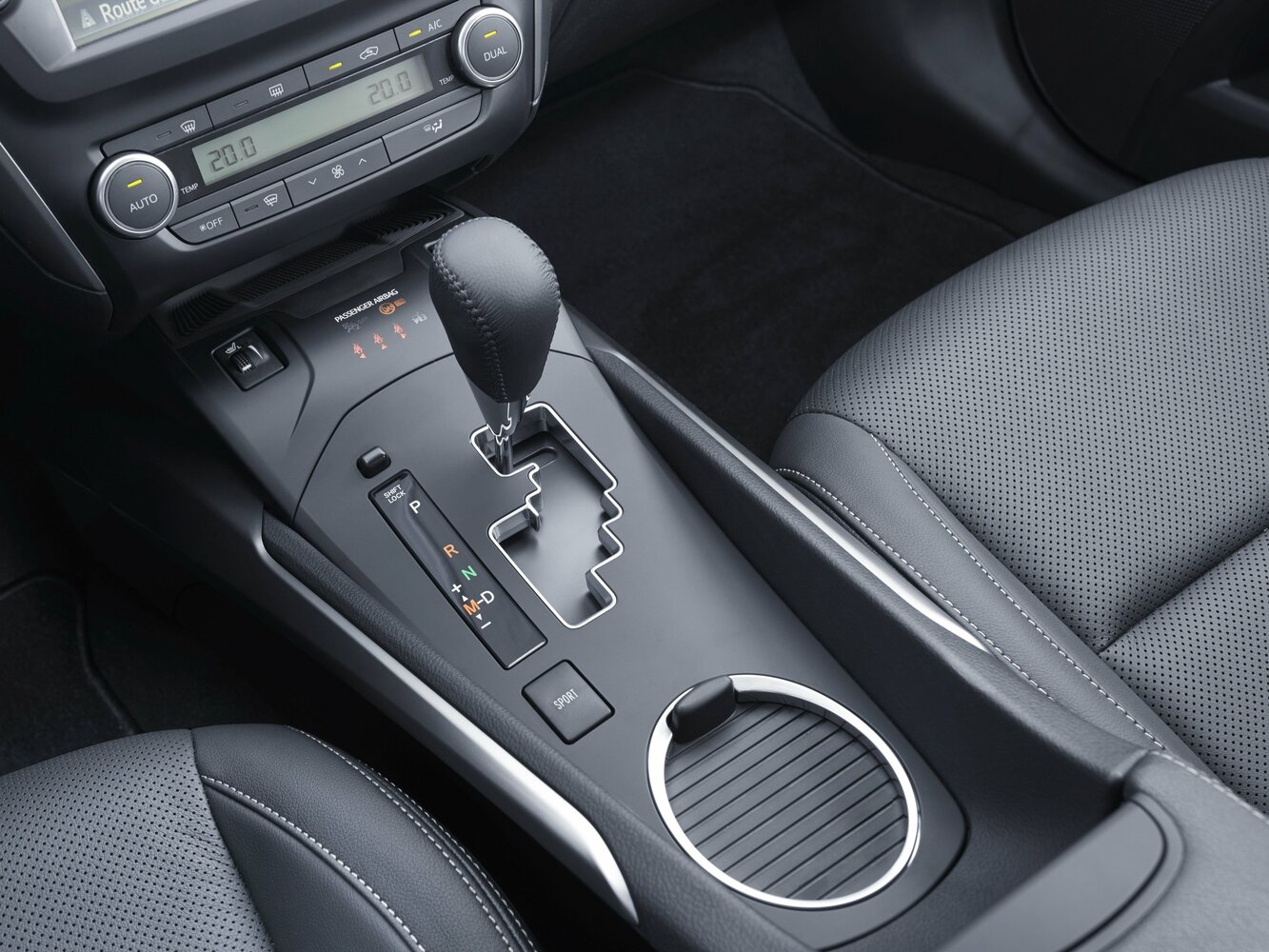 Toyota Avensis III Рестайлинг 2, 2015, фото 10