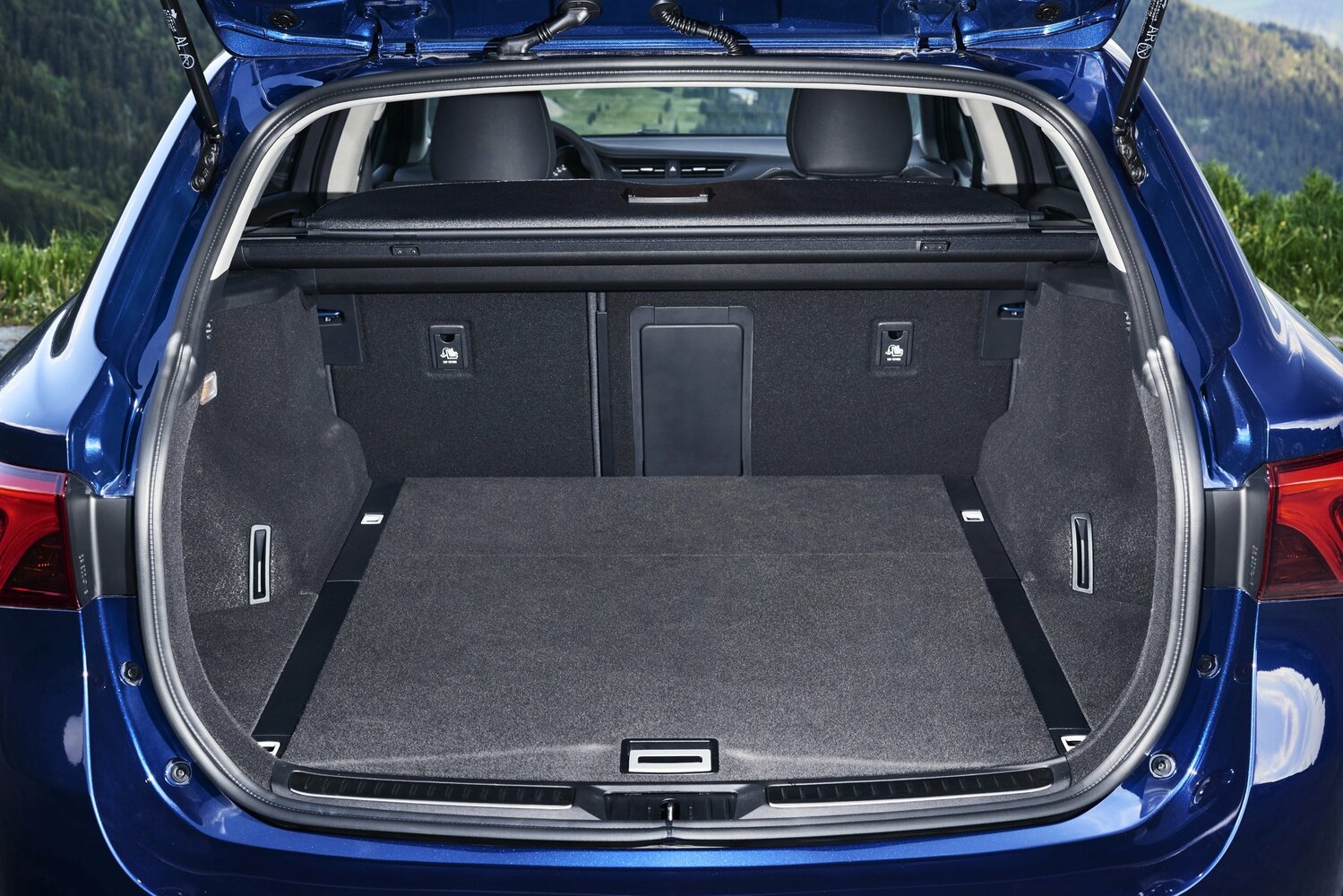 Toyota Avensis III Рестайлинг 2, 2017, фото 11