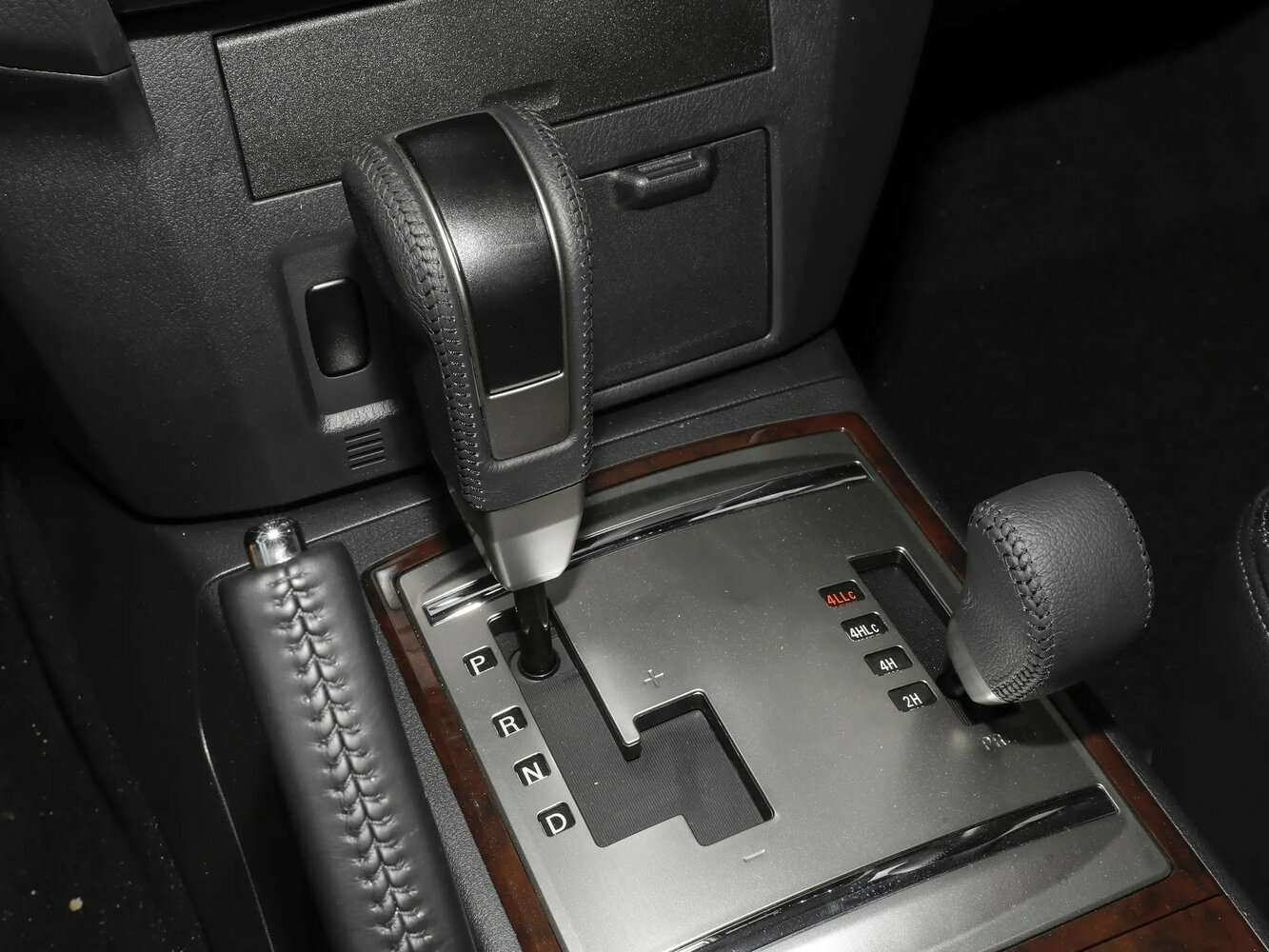 Mitsubishi Pajero IV Рестайлинг 2, 2015, фото 5