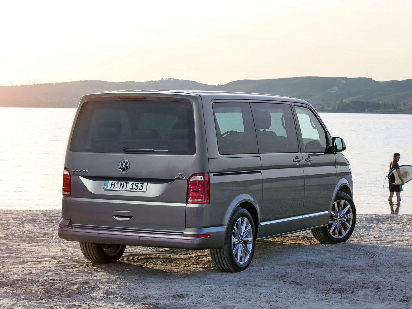 Volkswagen Multivan T6, 2020, фото 1