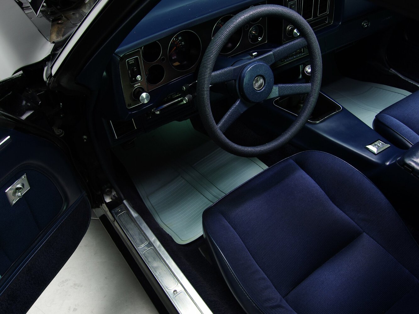 Chevrolet Camaro II, 1981, фото 2