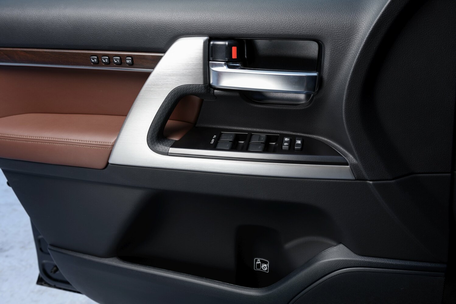 Toyota Land Cruiser 200 Series Рестайлинг 2, 2015, фото 12