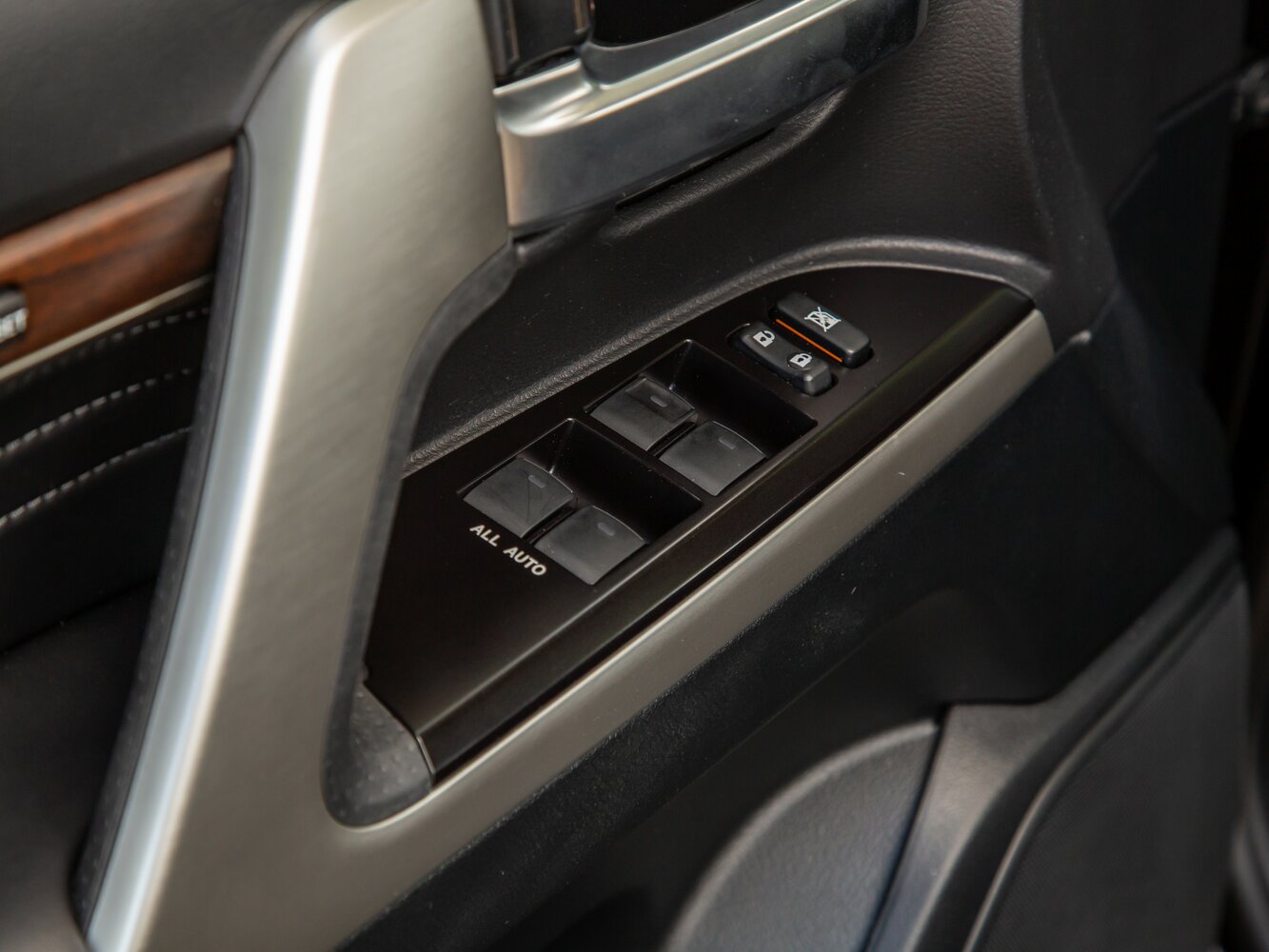 Toyota Land Cruiser 200 Series Рестайлинг 2, 2015, фото 15