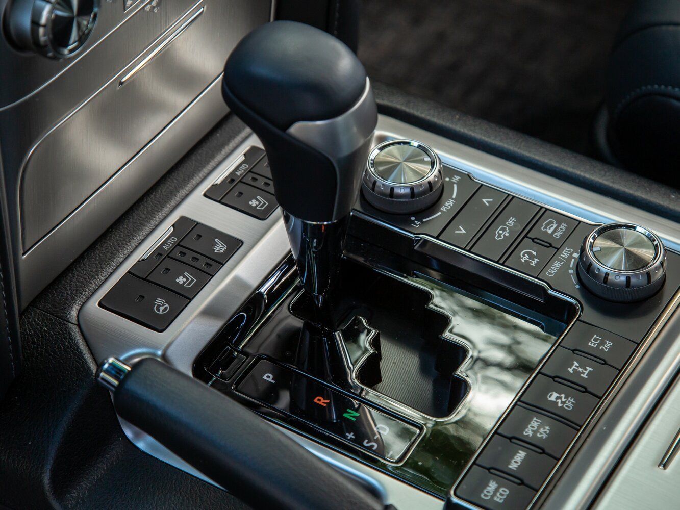 Toyota Land Cruiser 200 Series Рестайлинг 2, 2015, фото 34