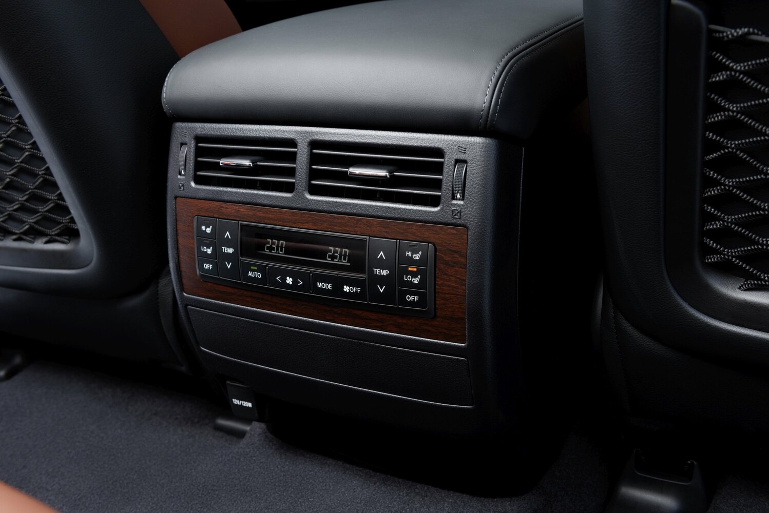 Toyota Land Cruiser 200 Series Рестайлинг 2, 2015, фото 6