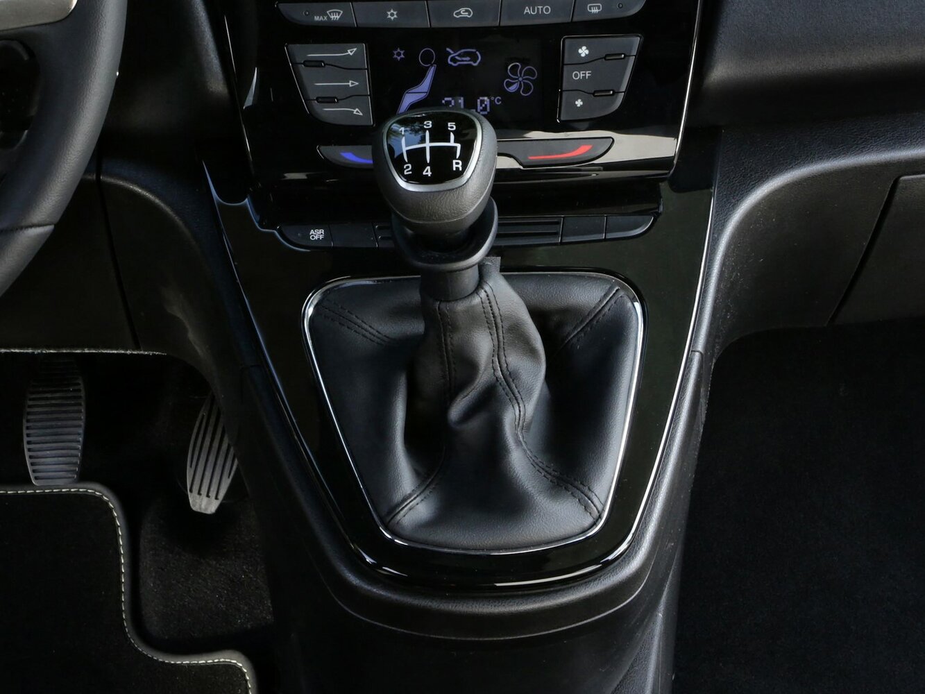 Lancia Ypsilon III (Type 846) Рестайлинг, 2023, фото 14
