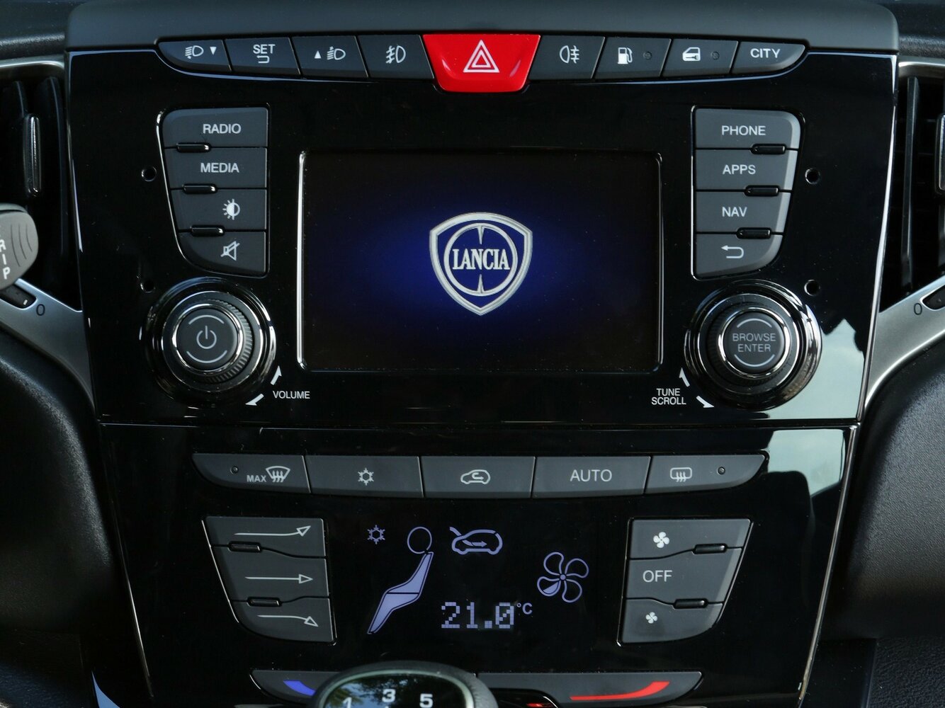 Lancia Ypsilon III (Type 846) Рестайлинг, 2023, фото 11