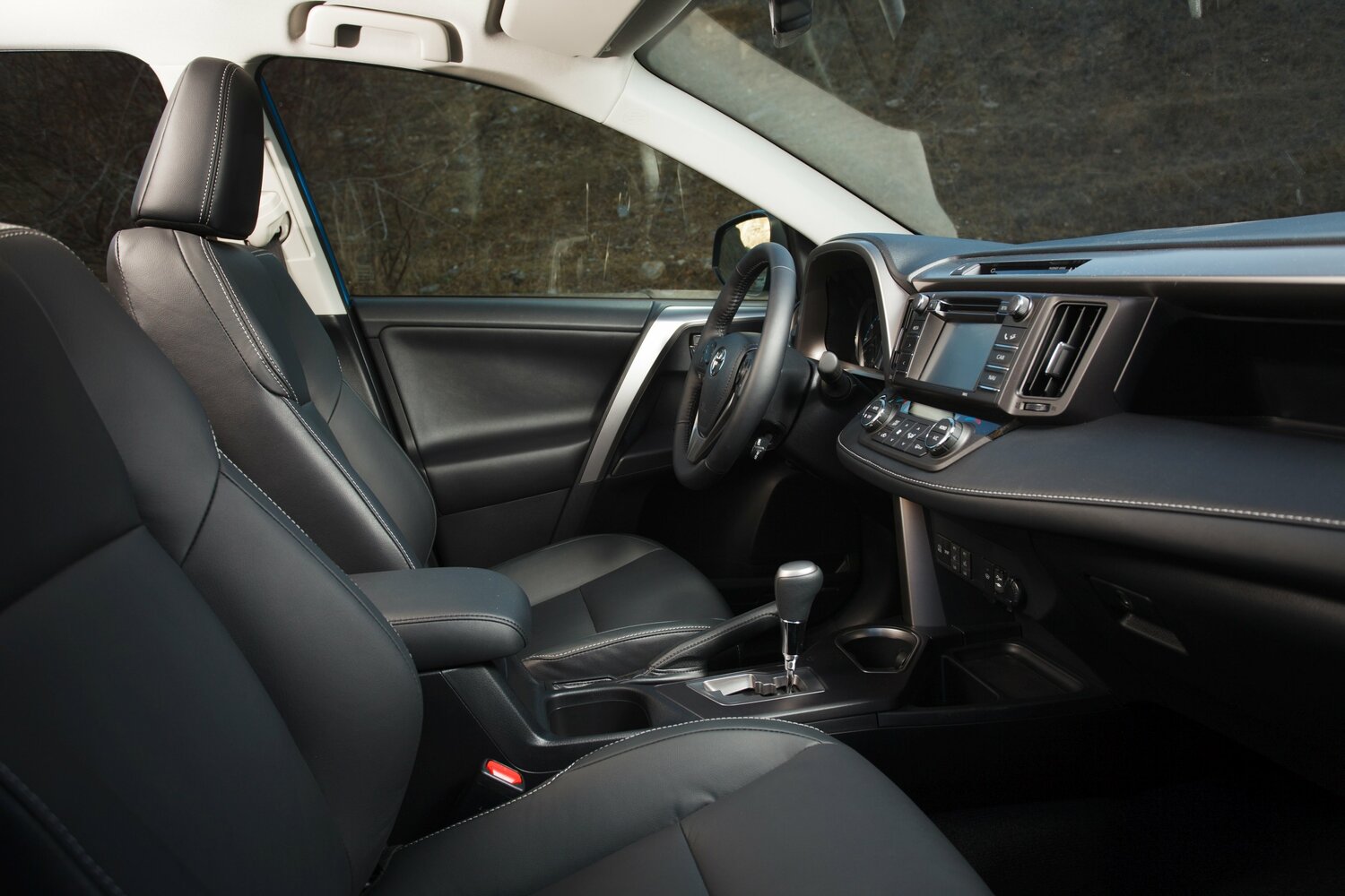 Toyota RAV4 IV (XA40) Рестайлинг, 2015, фото 2