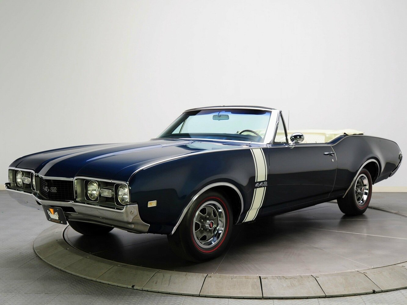 Oldsmobile Cutlass III, 1969, фото 2