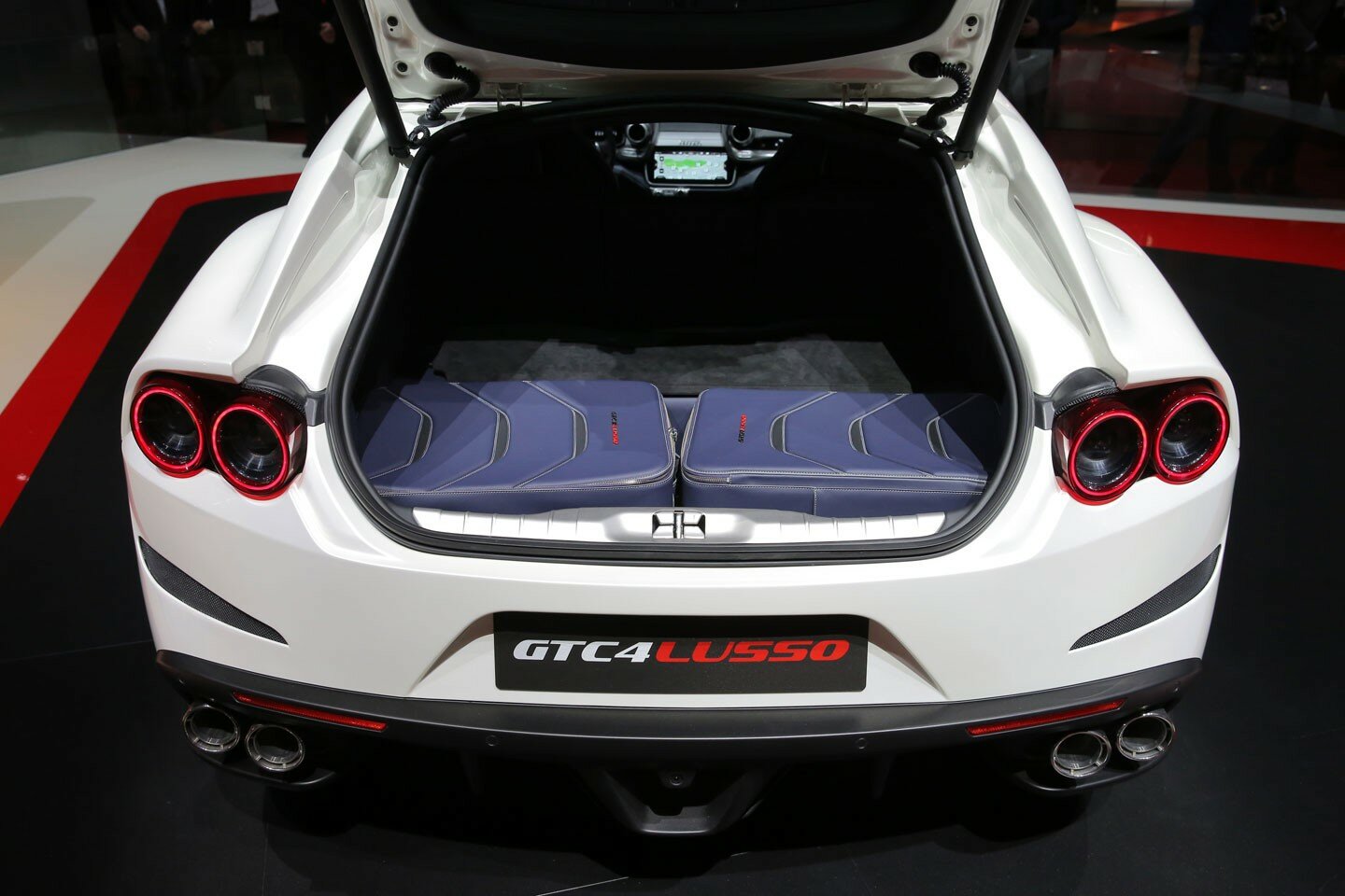 Ferrari GTC4Lusso, 2018, фото 6