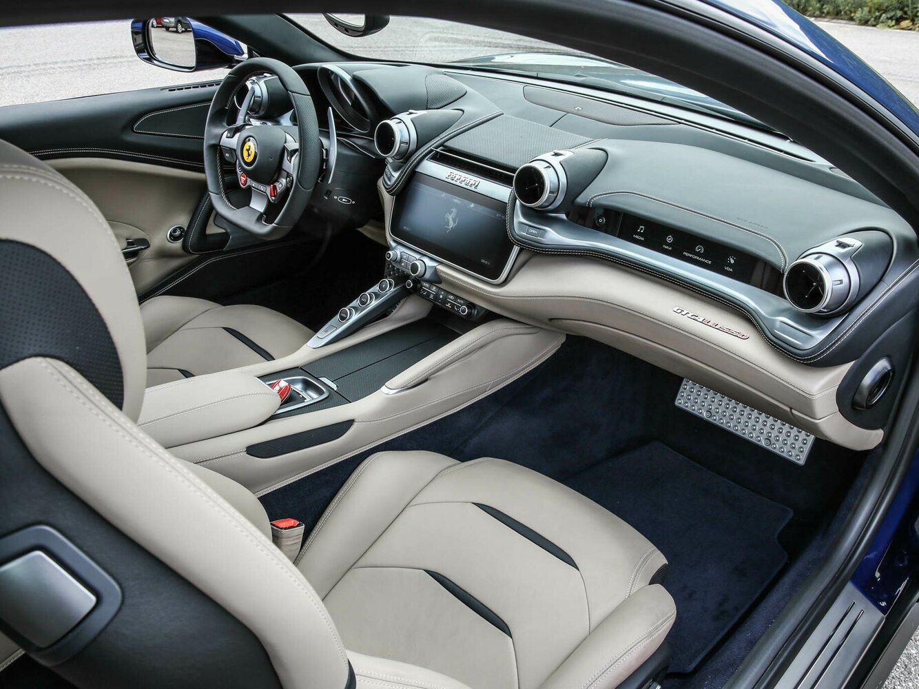 Ferrari GTC4Lusso, 2018, фото 12