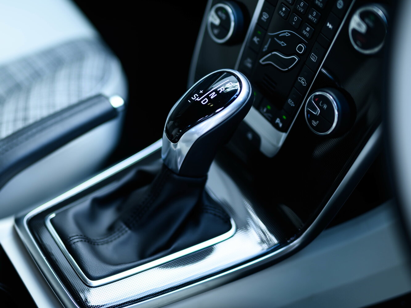 Volvo V40 II Рестайлинг, 2016, фото 19