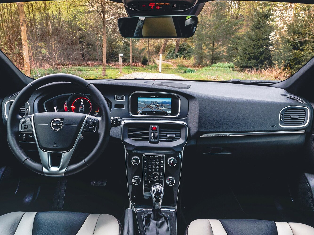 Volvo V40 II Рестайлинг, 2016, фото 16